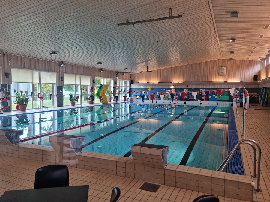 Fjärås simhall